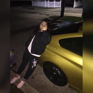 Meet your Posher, Stacy